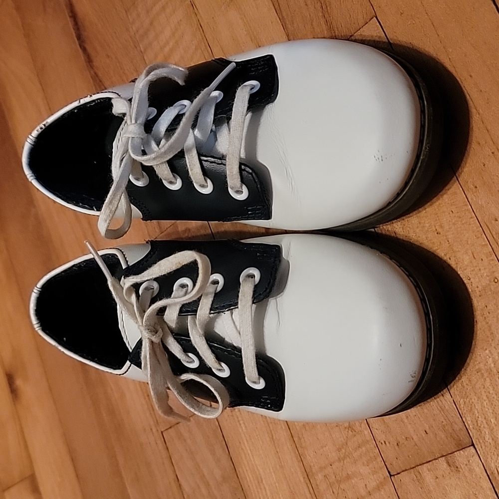 Toddler Stride Rite black and white saddle shoes
